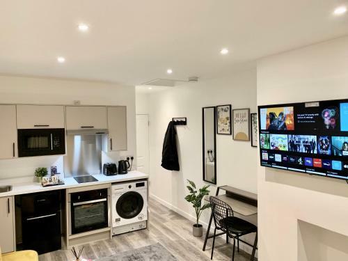 Beautiful Studio Apartment In A House With Parking