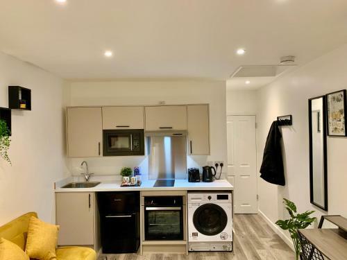 Beautiful Studio Apartment In A House With Parking