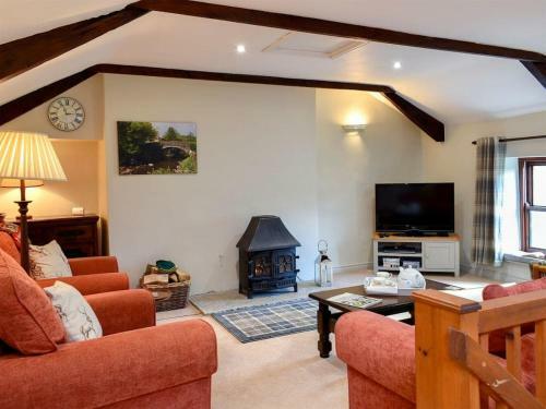 2 Swallowholm Cottages