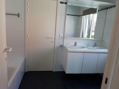 Apartamento Duplex Met Zwembad Neoportus