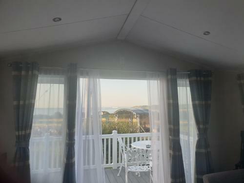 Modern Sea View Holiday Home Isle Of Wight