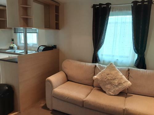 21 Solent Village Porchfield