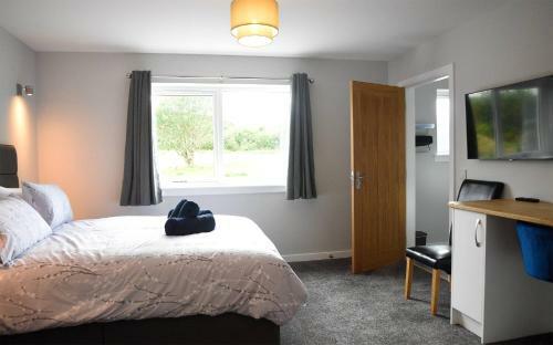 Hostal Treaslane Bridge House