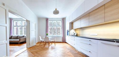 City Center Apartment