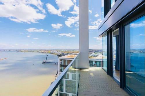 Apartamento Executive Waterfront Split Penthouse