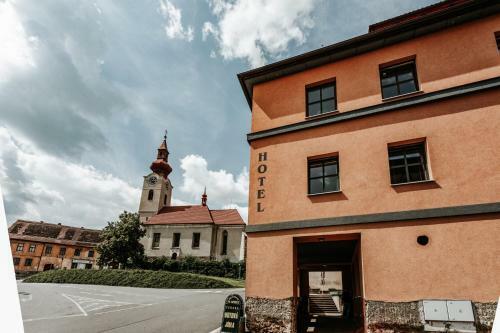 Hotel Na Kn�?ec� Husinec
