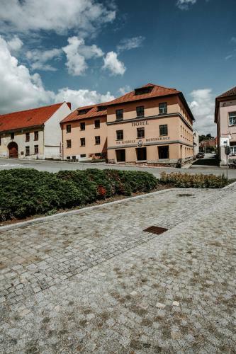 Hotel Na Kn�?ec� Husinec
