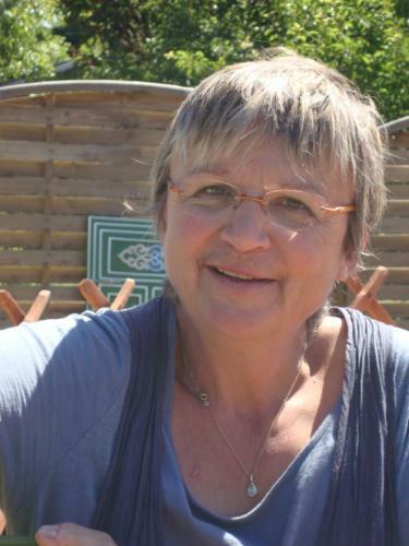 Cabane Perch�e De L'or�e Des Bornes