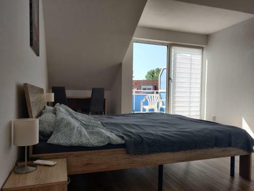 Apartamento Bright Maisonette Apt, 2 Baths, 2 Balcony, 200mbit, Dishwasher, Washdryer, Full Kitchen