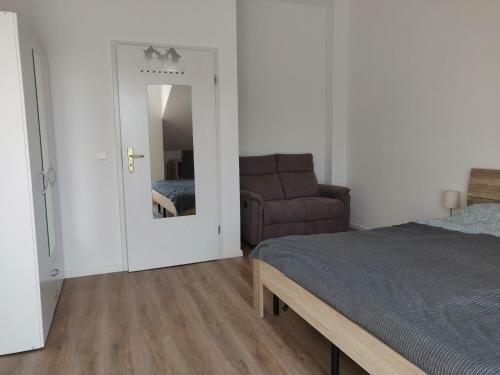 Apartamento Bright Maisonette Apt, 2 Baths, 2 Balcony, 200mbit, Dishwasher, Washdryer, Full Kitchen