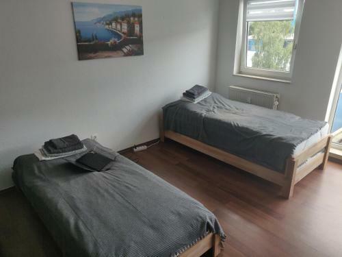 Apartamento Bright Maisonette Apt, 2 Baths, 2 Balcony, 200mbit, Dishwasher, Washdryer, Full Kitchen