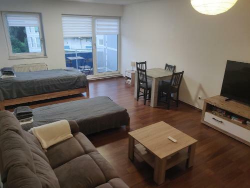 Apartamento Bright Maisonette Apt, 2 Baths, 2 Balcony, 200mbit, Dishwasher, Washdryer, Full Kitchen