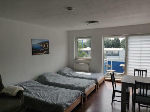 Apartamento Bright Maisonette Apt, 2 Baths, 2 Balcony, 200mbit, Dishwasher, Washdryer, Full Kitchen