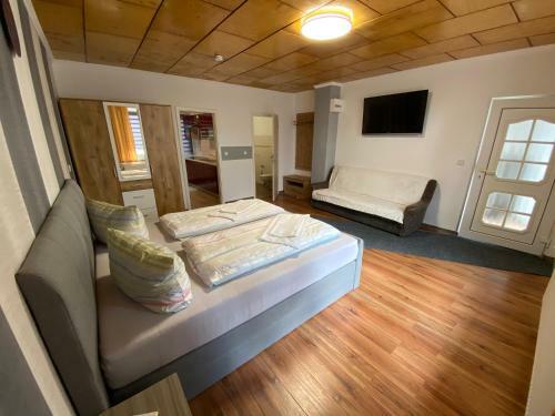 Albergue Pension Florion