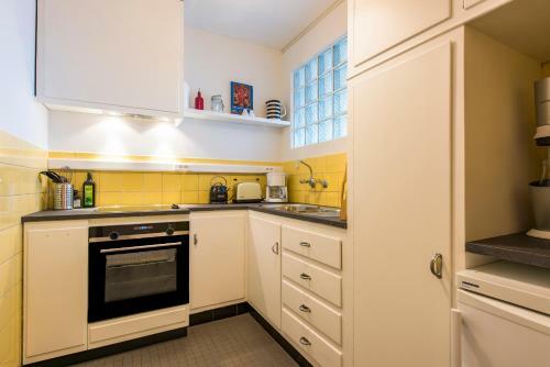 Seaview Apartment For 2 In Ostend