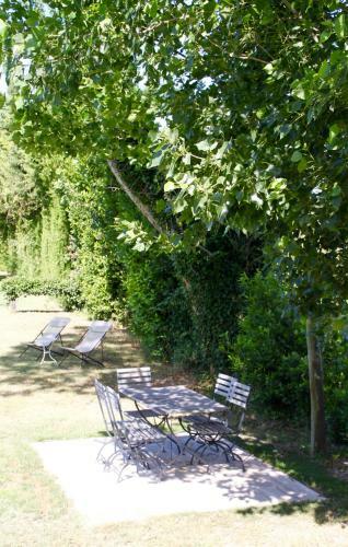 Hostal Le Mas Des Peupliers
