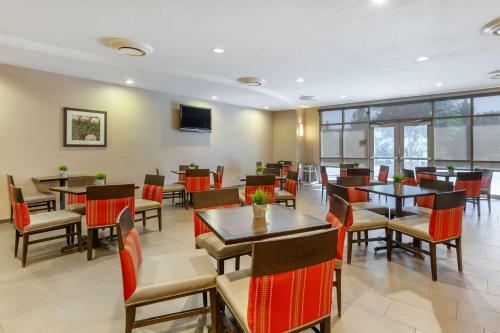 Hotel Comfort Suites Univ. Of Phoenix Stadium Area