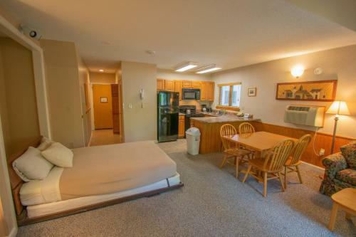 Hotel Attitash Mountain Village