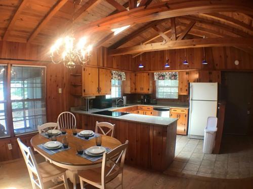 Mill House Lodge - Flat Rock