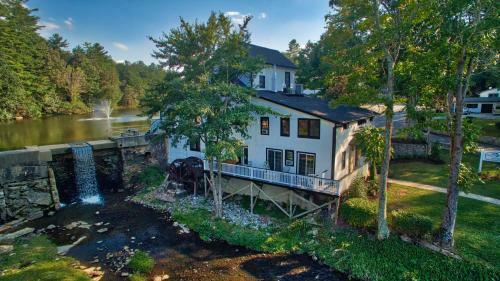 Mill House Lodge - Flat Rock