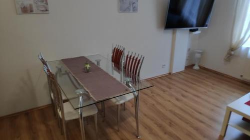 Apartman 404