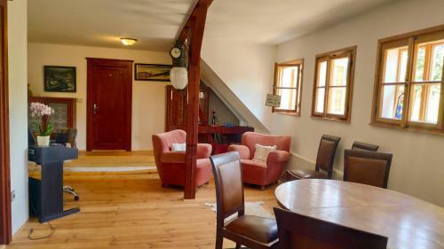 Hostal Pension Herm�na