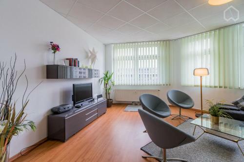 Spacious And Modern Furnished Apartment For 10 Guests