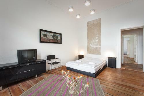 3 Bedroom Apartment (acere)