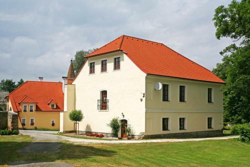 Hostal Z�mek Jind?ichovice