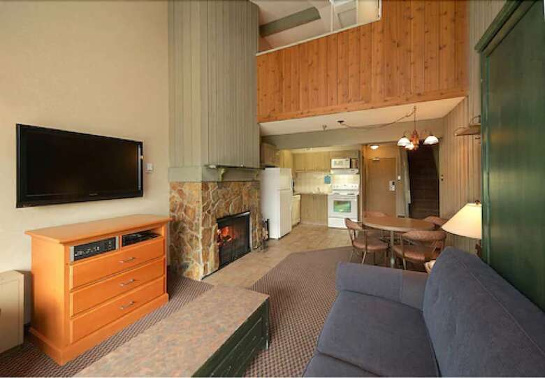 Hotel Douglas Fir Resort And Chalets