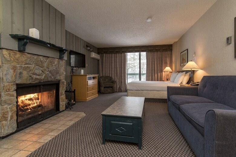 Hotel Douglas Fir Resort And Chalets