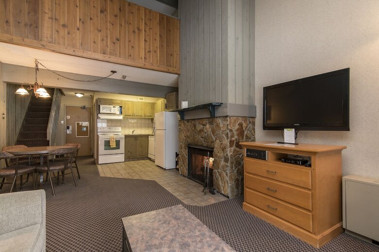 Hotel Douglas Fir Resort And Chalets
