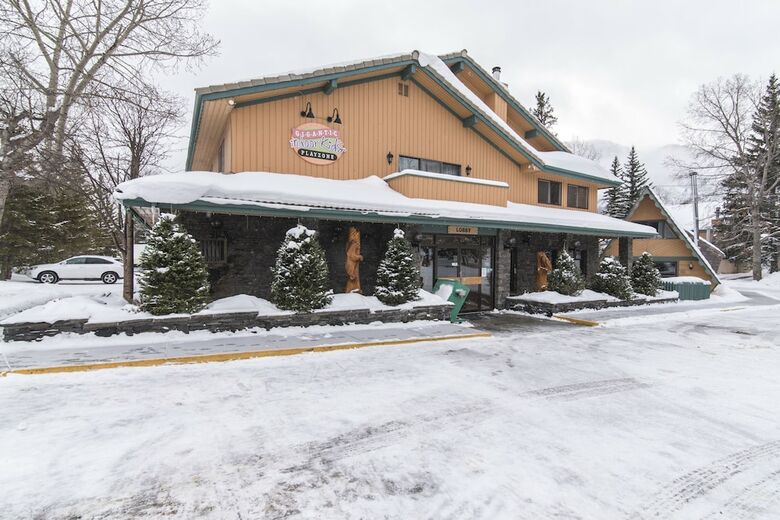 Hotel Douglas Fir Resort And Chalets