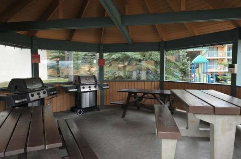 Hotel Douglas Fir Resort And Chalets