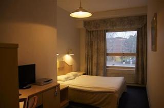 Hotel Avion(.)