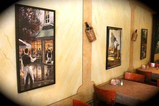 Hotel Avion(.)