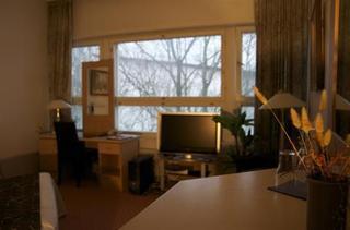 Hotel Avion(.)