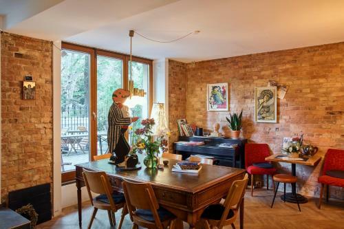 Beautiful Park Apartment For 4 Guests