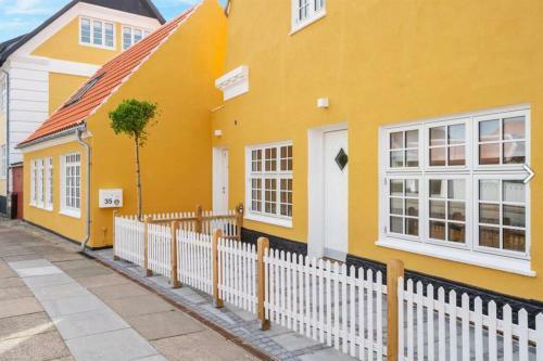 Apartamento 2 Centralt Beliggende Og Lyst Indrettet Lejlighed
