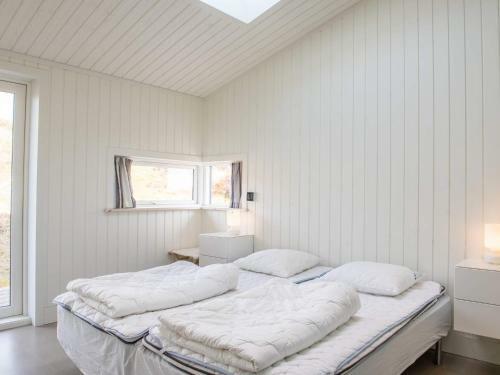 Holiday Home Fan� Clxxxiv
