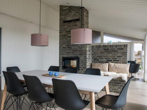 Holiday Home Fan� Clxxxiv