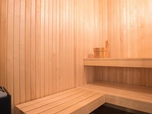 Holiday Home Fan� Clxxxiv