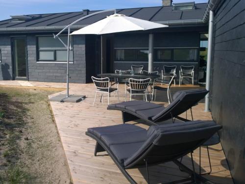 Holiday Home Fan� Clxxxiv
