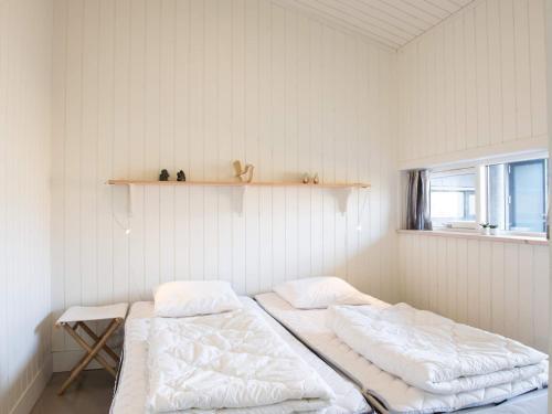 Holiday Home Fan� Clxxxiv