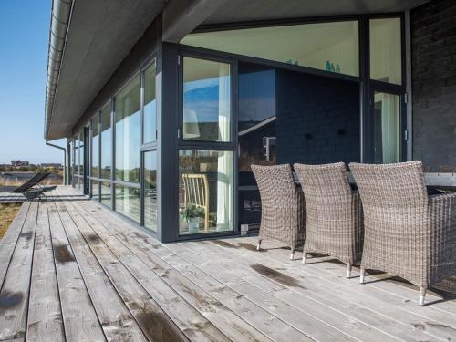 Holiday Home Fan� Clxxxiv