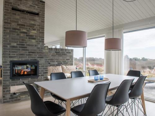 Holiday Home Fan� Clxxxiv