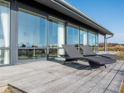 Holiday Home Fan� Clxxxiv