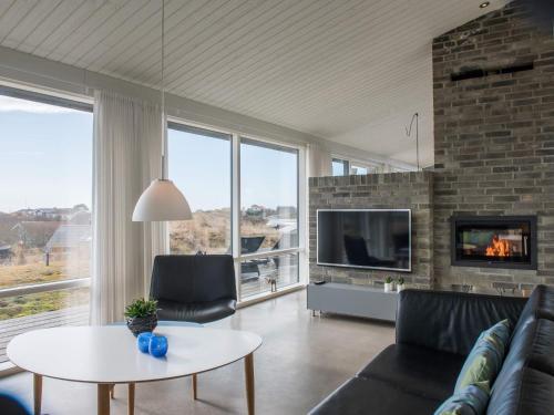 Holiday Home Fan� Clxxxiv