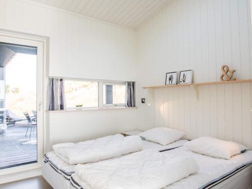 Holiday Home Fan� Clxxxiv