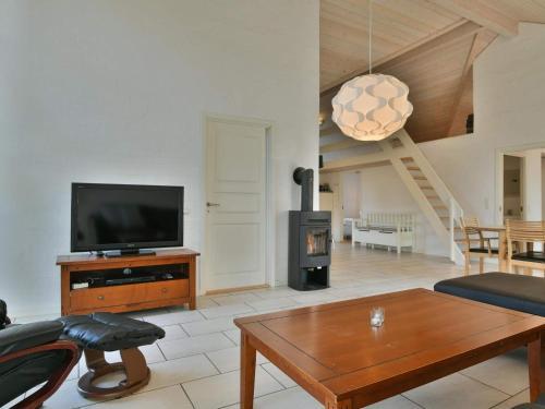 Holiday Home Fan� Clxxxv